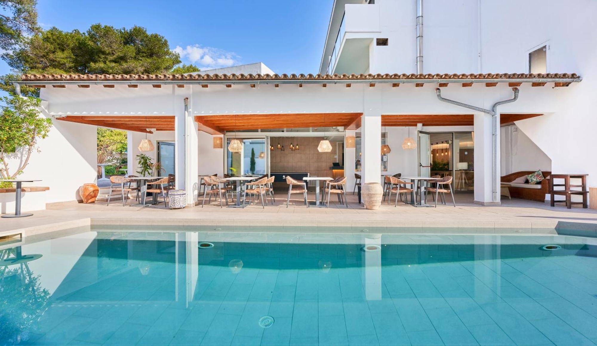 Flacalco Hotel & Apartments Cala Ratjada  Exterior photo